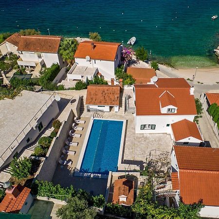 Apartments Bisernica-With Pool Ražanj エクステリア 写真