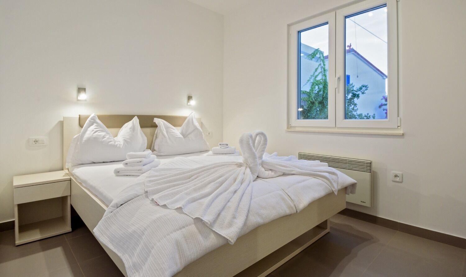 Apartments Bisernica-With Pool Ražanj エクステリア 写真