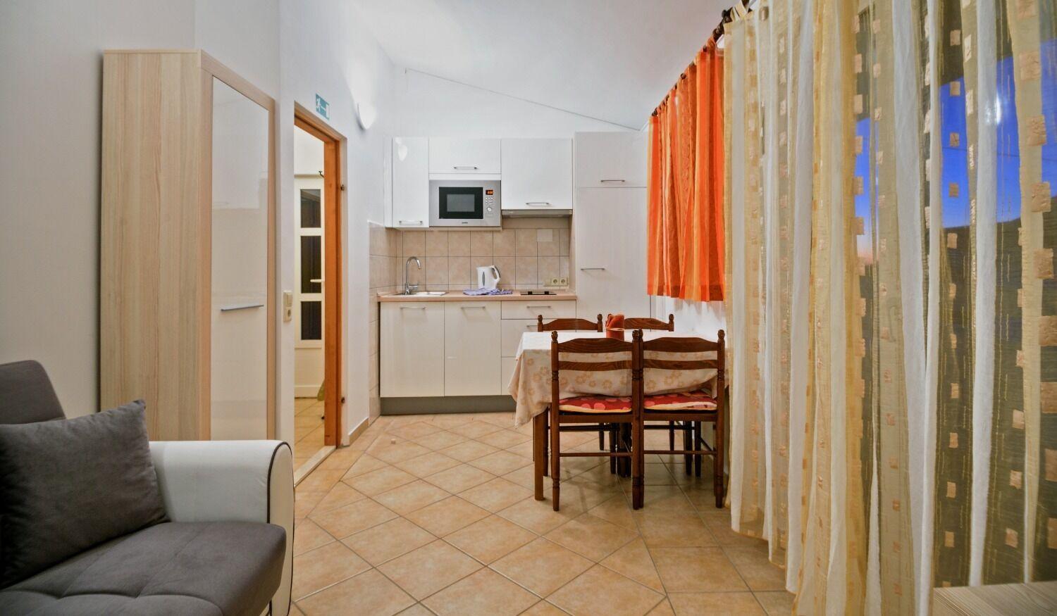 Apartments Bisernica-With Pool Ražanj エクステリア 写真